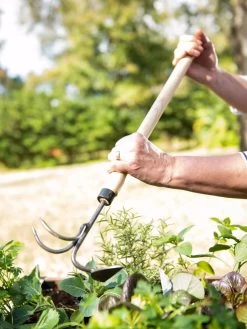 Gardener's Lifetime Raised Bed Cultivator -Outdoor Garden Care Shop 8587960 3527 tif