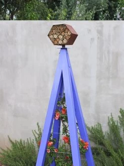 Bee Bungalow + Akoris Garden Tuteur Sr. -Outdoor Garden Care Shop 8600532 02V tif