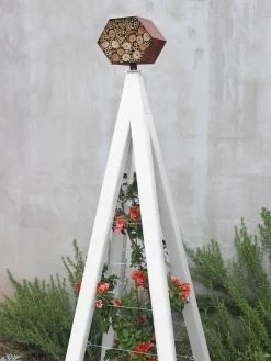 Bee Bungalow + Akoris Garden Tuteur Jr. -Outdoor Garden Care Shop 8600532 03v bee bungalow akoris garden tuteur cloud white