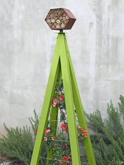 Bee Bungalow + Akoris Garden Tuteur Jr. -Outdoor Garden Care Shop 8600532 05v bee bungalow akoris garden tuteur leaf green