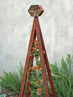 Bee Bungalow + Akoris Garden Tuteur Sr. -Outdoor Garden Care Shop 8600532 06V tif